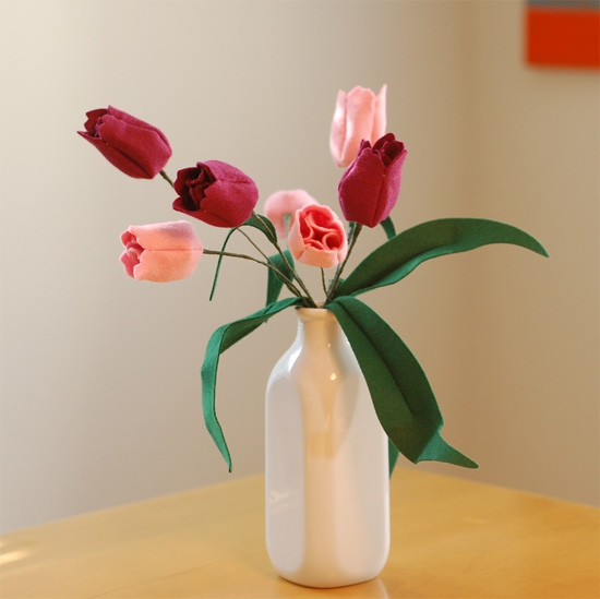 букет из фетровых тюльпанов, отличный подарок маме