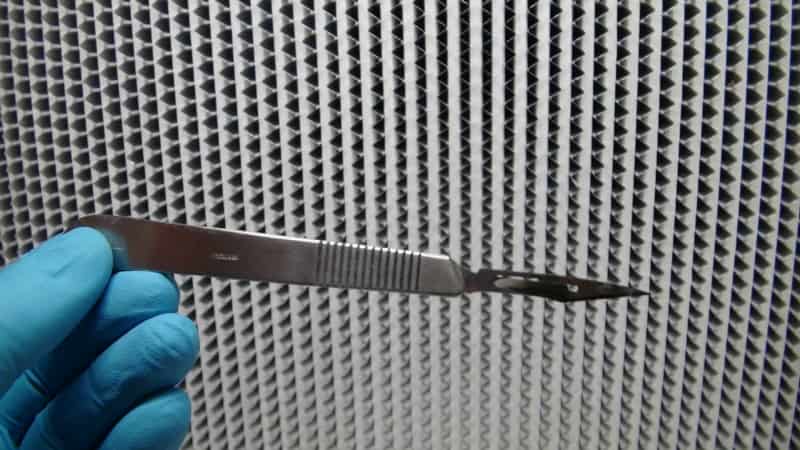 scalpel-and-blade-home-mushroom-lab