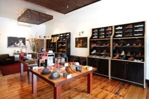 Брендовый магазин обуви и одежды